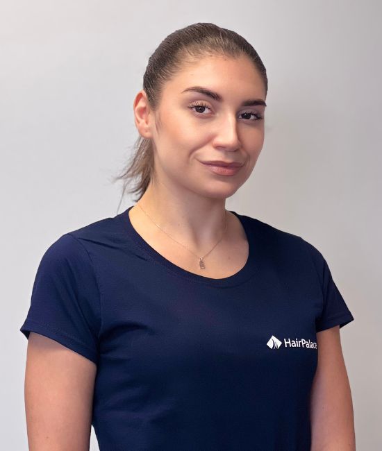Simona Stredova assistant